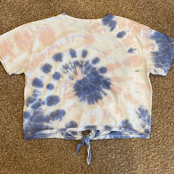 Tie Front Cropped Tee Shirt - Picture 2 of 4